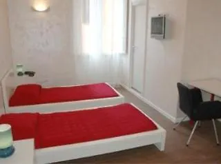 Milazzo23 Konukevi Roma